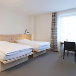 Hauser Отель