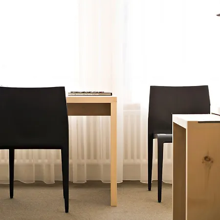 Hauser Отель 3*