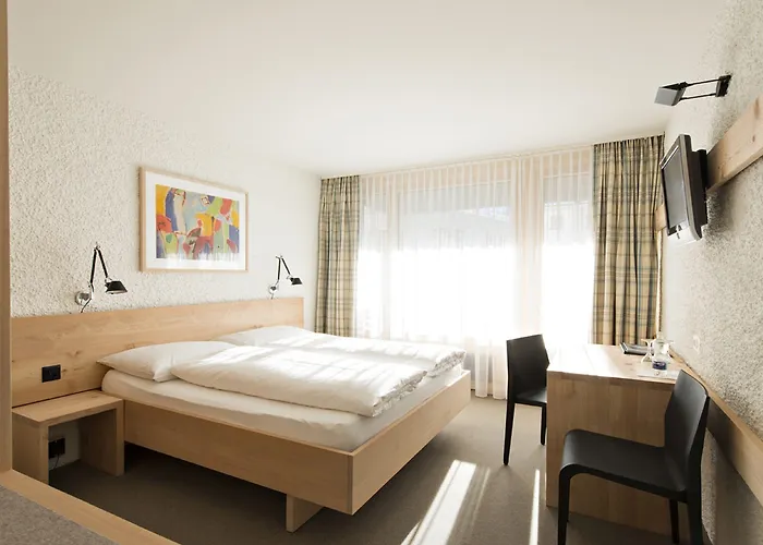 Hauser Hotel 3*