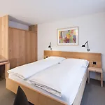 Hauser Hotel