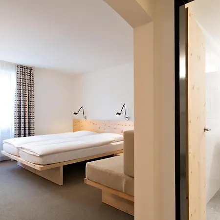 Hotell Hauser 3*