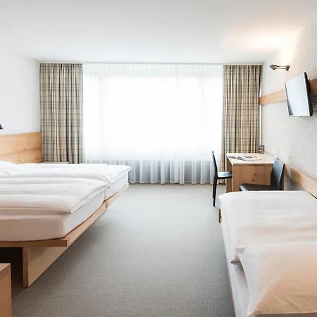 Hauser Hotell