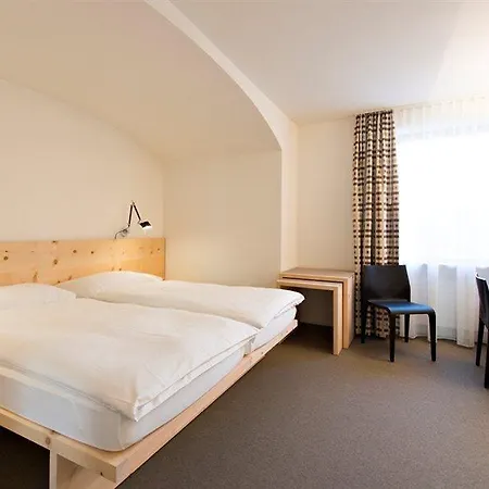 Hotell Hauser 3*