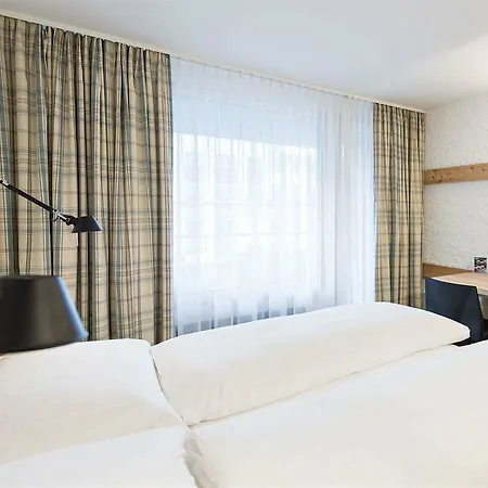 Hauser Hotell